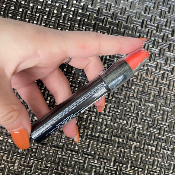 be a bombshell “some beach” lip crayon - Picture 2 of 4